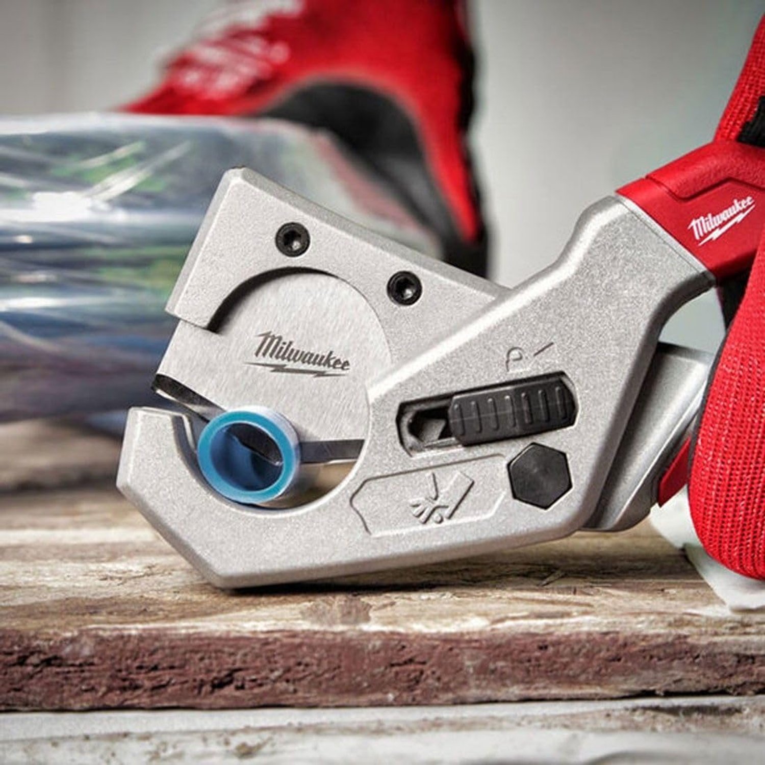 Milwaukee Plastic Cutter