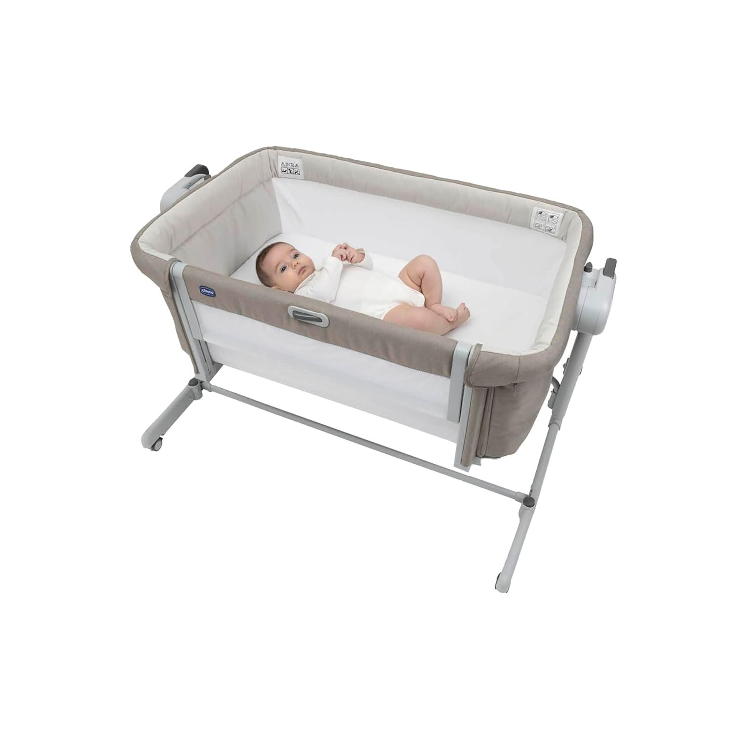 Chicco Next2Me Magic Evo Infant Cosleeping Crib, Compatible with Different Beds, Rocking Mode, Adjustable Height, Sliding Barrier, 4 wheels, Good Air Circulation, Mattress and Bag Included, 0-6 m