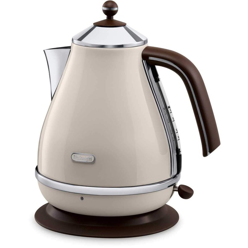 De'Longhi Vintage Icona KBOV3001BG Kettle - Pastel Cream and mahogany finish (color may vary slightly due to photographic effects)