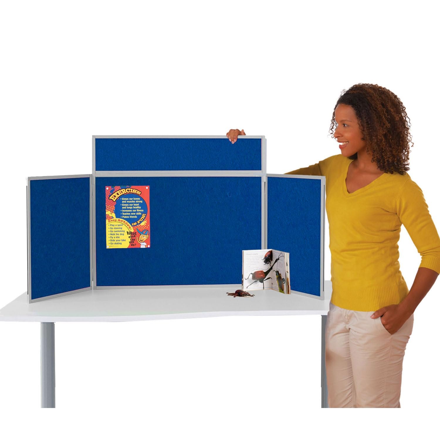 Wonderwall Tabletop Exhibition Folding 3 Panel Display Kit, Landscape, Lightweight, Blue Pinboard, Grey PVC Frame, Clip-on Header & Storage Bag, for Office, School, Exhibition, Info Hubs