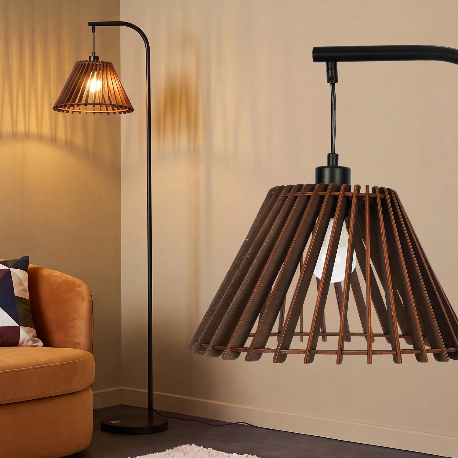 LuminexDesigns Vintage Floor Lamp with Wooden Shade for Living Room, Tall Standing Lamp Design, 3 Color Temperatur Footswitch, E27 Socket, Black Retro Light for Bedroom Lounge Corner WOVI FL24