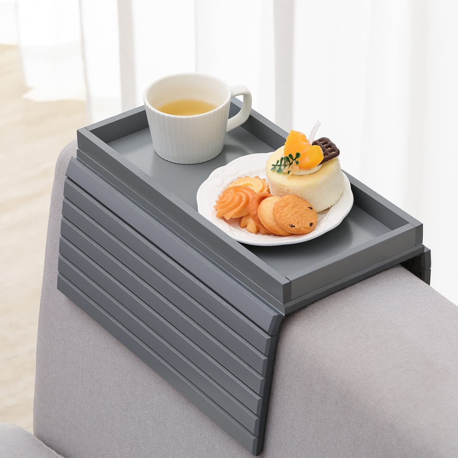GEHE Bamboo Sofa Arm Tray, Foldable Couch Arm Tray Side Table, Anti-Falling Armrest Tables Cup Holder for Snacks, Drinks, Beers, Phone, Control, Flexible and Portable, Anti-Slip Bottom