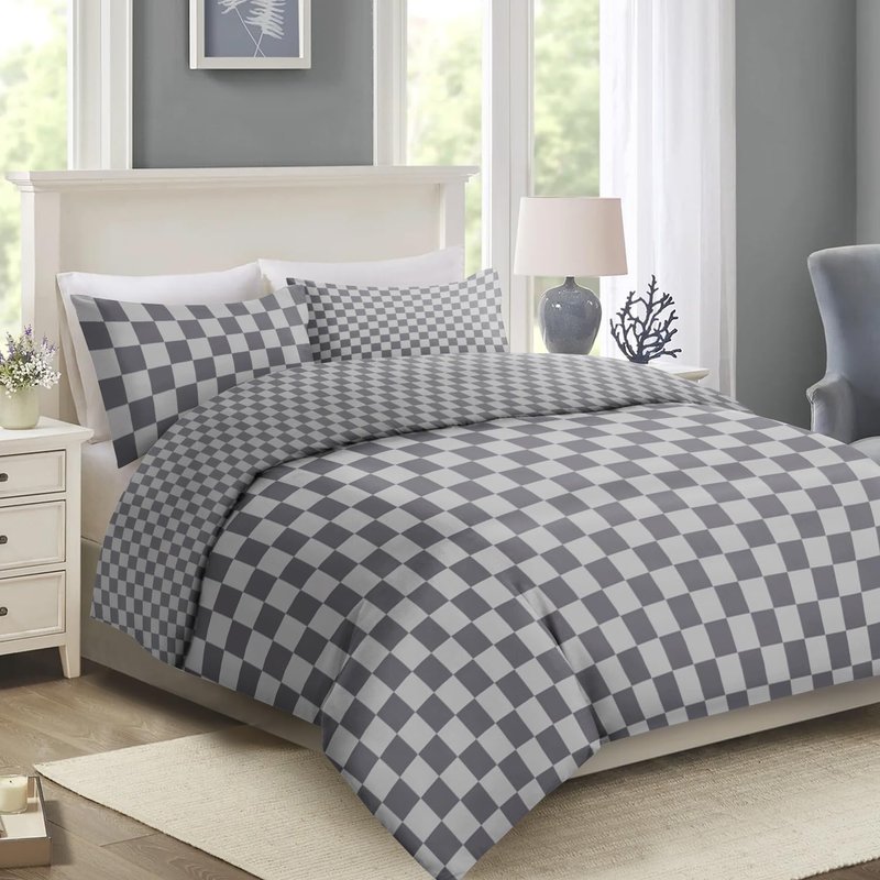 Imperial Rooms Super King Duvet Set Reversible Printed Bedding Sets Premium Brushed Microfiber Duvet Covers with Pillowcases (Chess 260x220 CM)