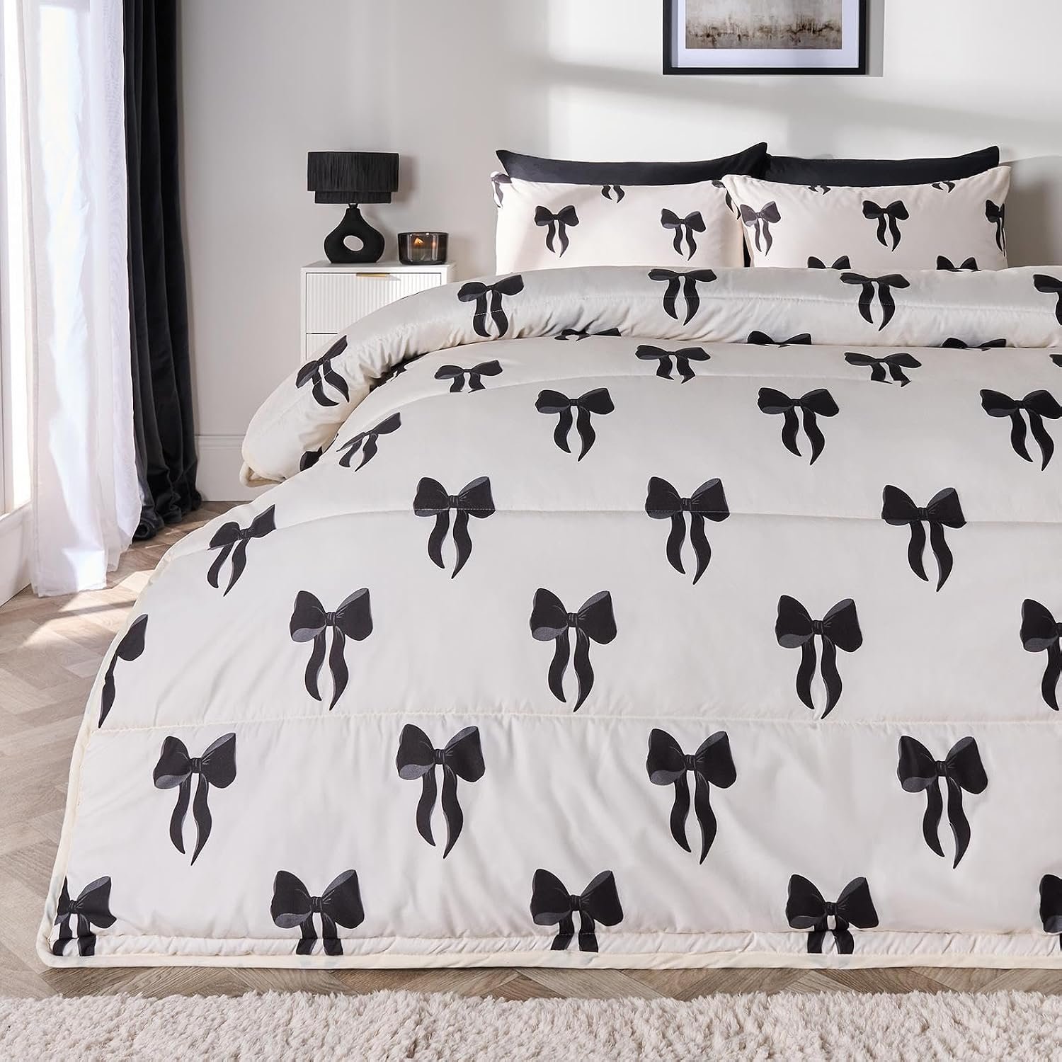 OHS Double Duvet 10.5 Tog Coverless, Stylish Bow Print Soft Warm Microfibre Coverless Duvet Double Camping Summer Winter Washable Quilt Bedding with Pillowcases, Monochrome