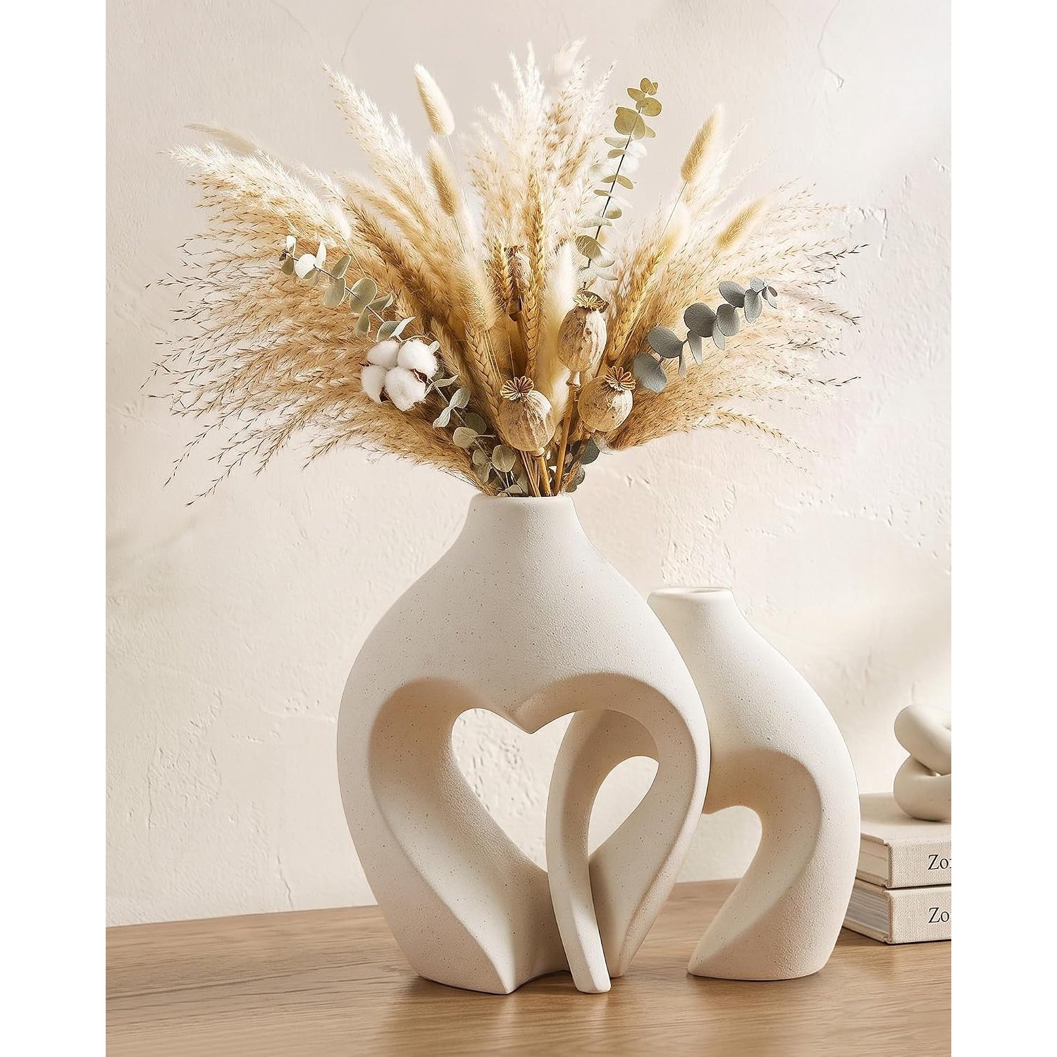 Zormon White Vases for Decor, Heart Shaped Ceramic Vase Set of 2, Nordic Heart Shaped Vases, Minimalist Decorative Vase for Table Centerpiece Wedding Dining Living Room Office House Decoration