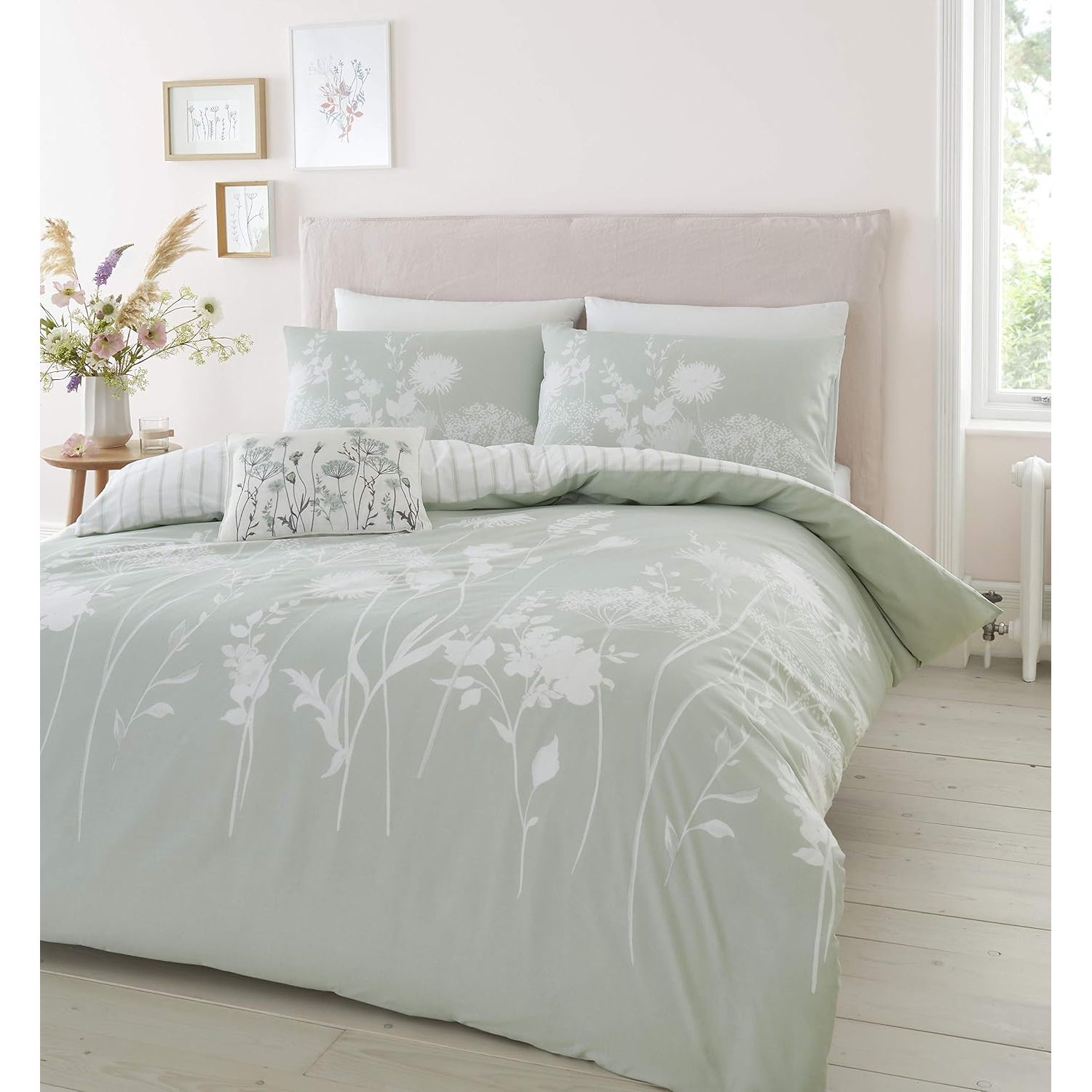 Catherine Lansfield Meadowsweet Floral Reversible King Duvet Cover Set with Pillowcases Green