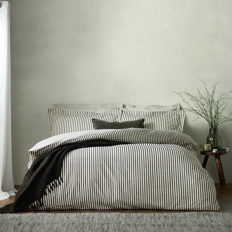 furn. Yard Hebden 100% Cotton Stripe Duvet Cover Set – Reversible Striped Bedding (Black, Double)